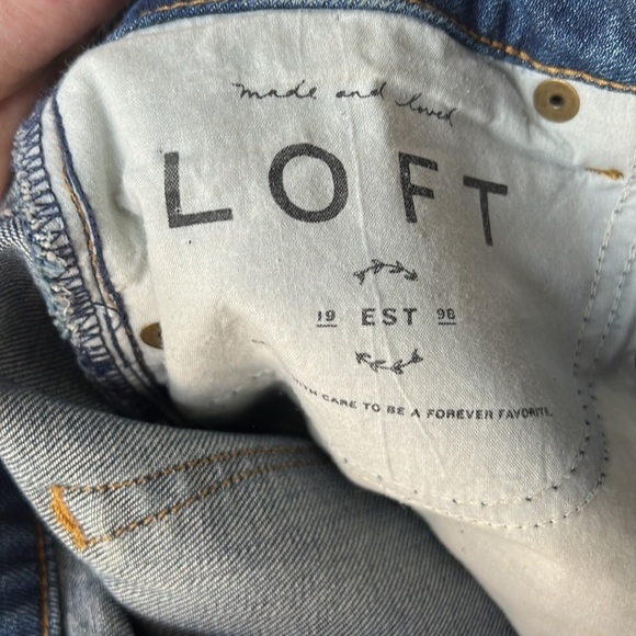 LOFT Denim Cotton Distressed Front Cut Out Skirt Size 6 - Picture 10 of 15